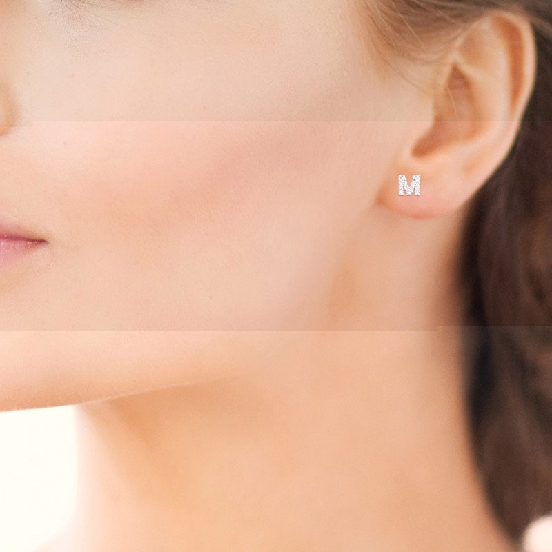 Puce d'Oreille Initiale M Argent Rhodié & Oxyde de Zirconium